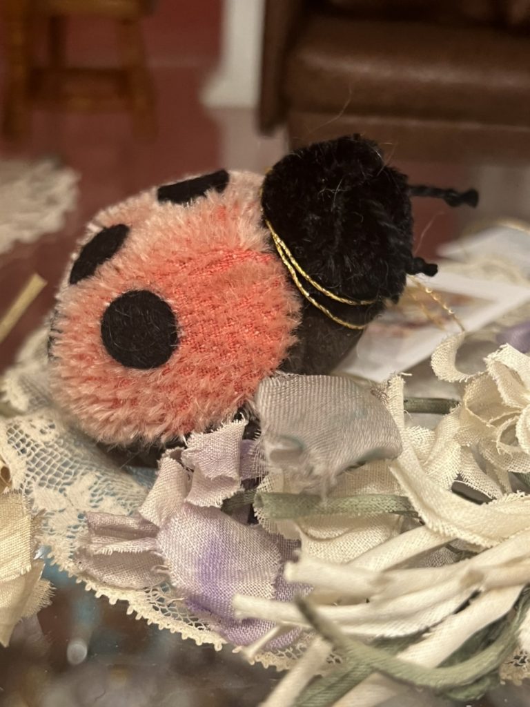 本間里美
06.ナナホシテントウ虫
3,300円
6cm